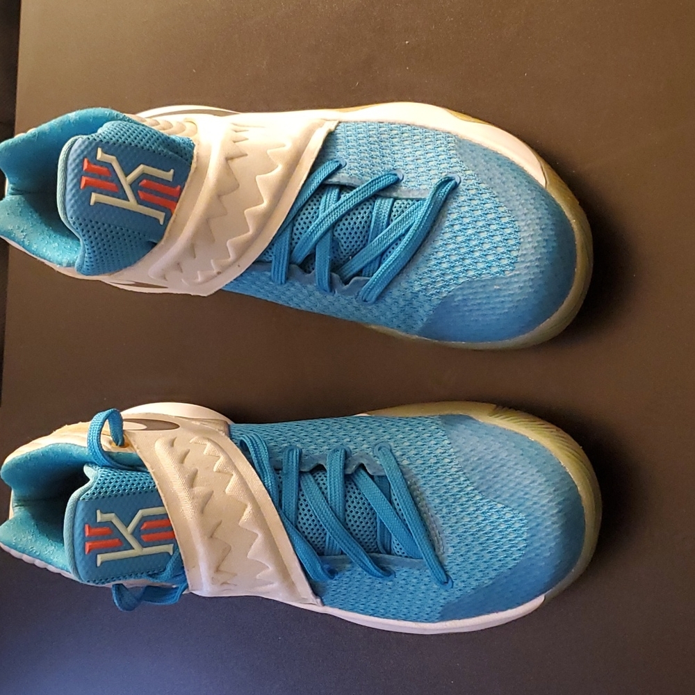 Kyrie 2